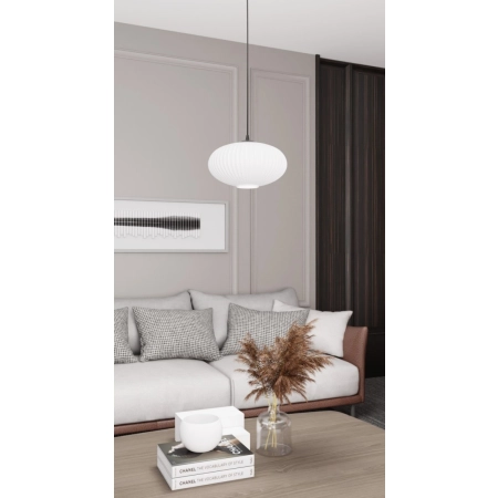 Lampa z szerokim, białym kloszem 1376/1 z serii COCO 1 BL OPAL