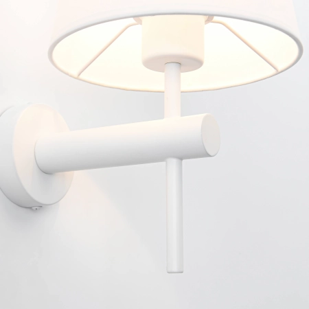 Biała, klasyczna lampa ścienna do salonu LP-1133/1W WH z serii TIVOLI