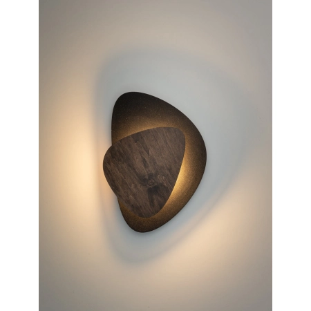 Geometryczny kinkiet LED, czarno-drewniany SIG 40869 z serii PEDRA