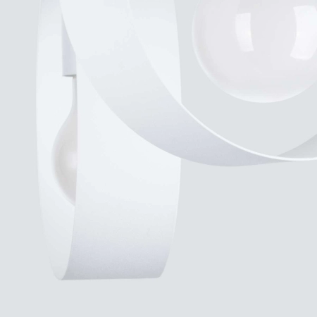 Stylowy biały plafon na okrągłej podsufitce SL.1136 z serii TITRAN 4